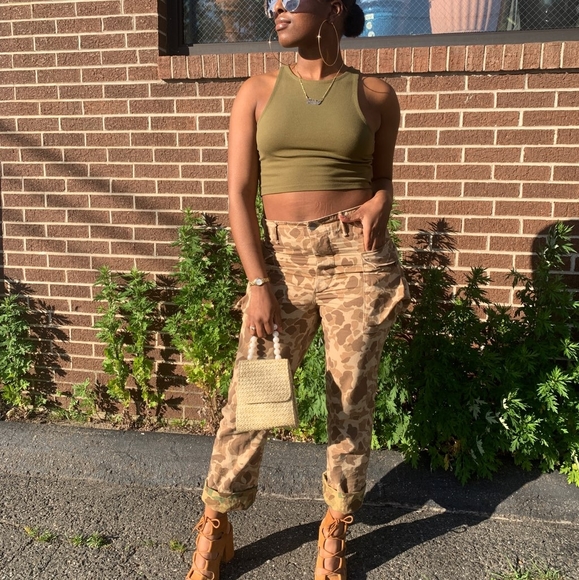 Handbags - Picture 1 of 3